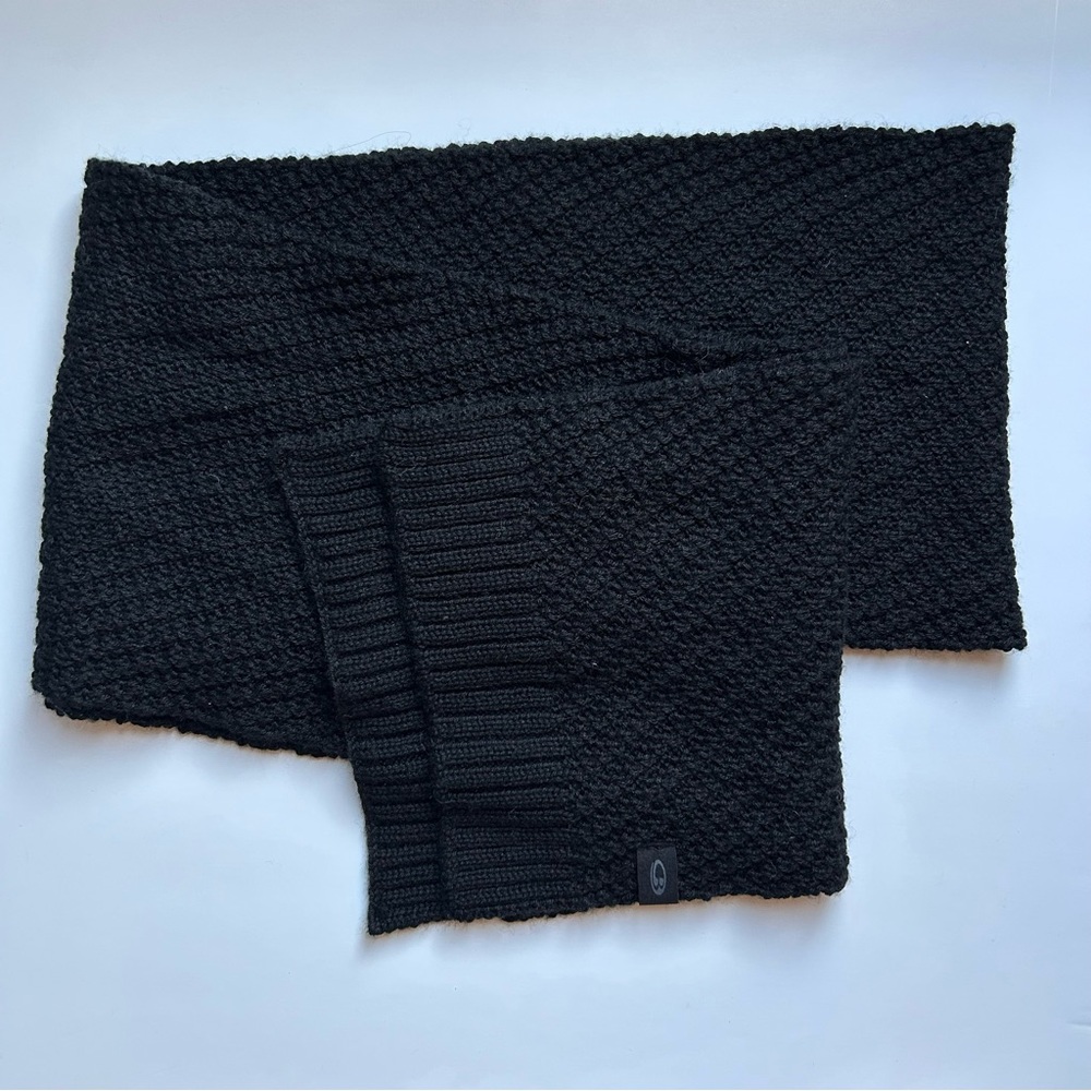Black Icebreaker Merino Wool Knit Scarf